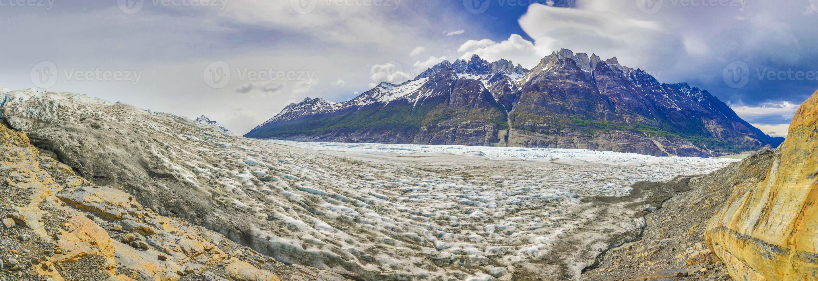 afbeelding van gletsjer grijs in de Torres del paine nationaal park in Patagonië foto