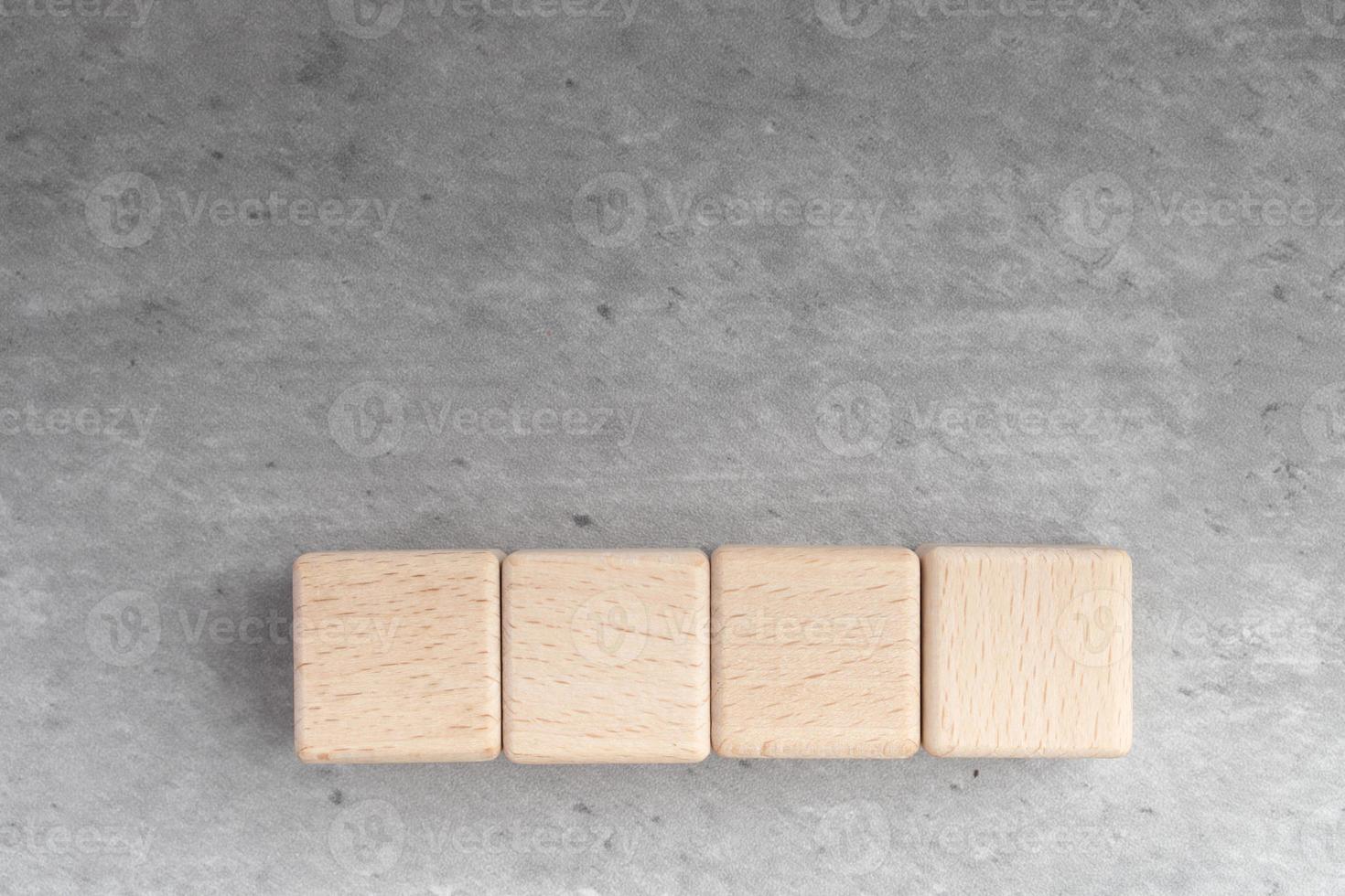 houten blokken, op een bruin achtergrond, groep van blanco houten blokken, kubussen kopiëren ruimte voor bedrijf tekst achtergrond zo net zo idee, doel, plan concept foto