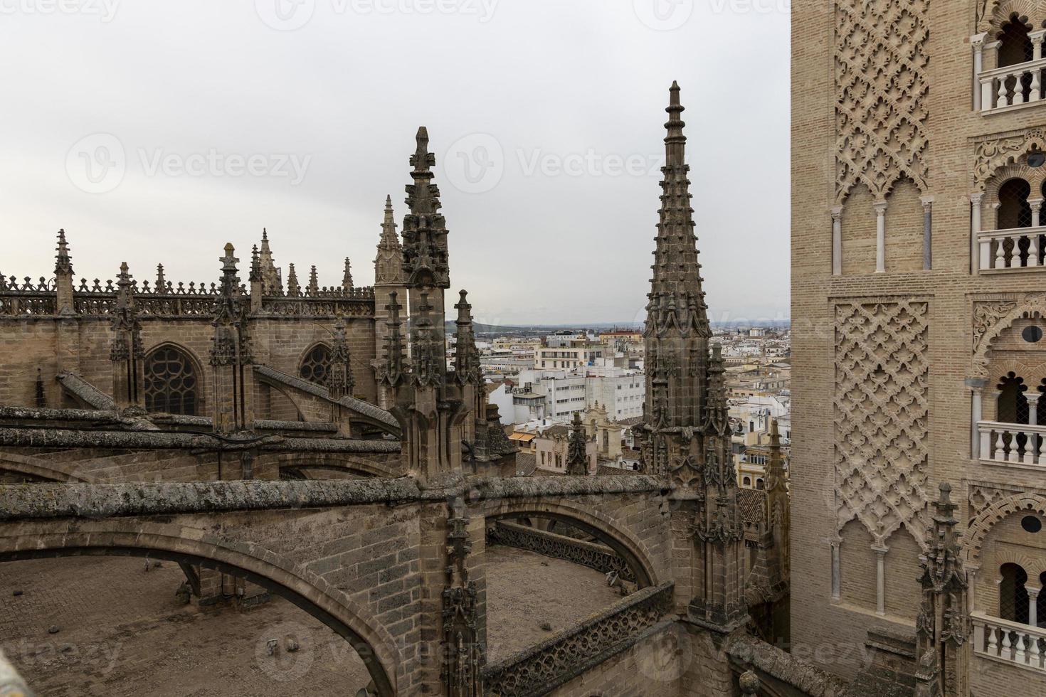 Sevilla kathedraal op het dak foto