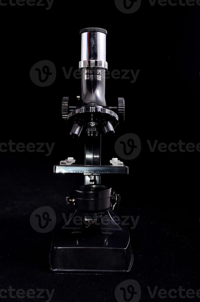 microscoop Aan zwart achtergrond foto