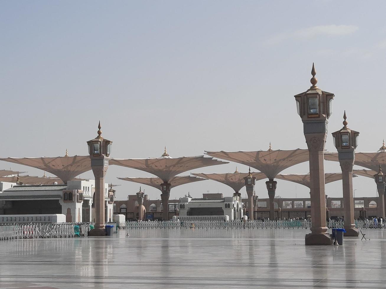 medina, saudi Arabië, dec 2022 - mooi visie van de buitenste binnenplaats van masjid al-nabawi, Medina. foto