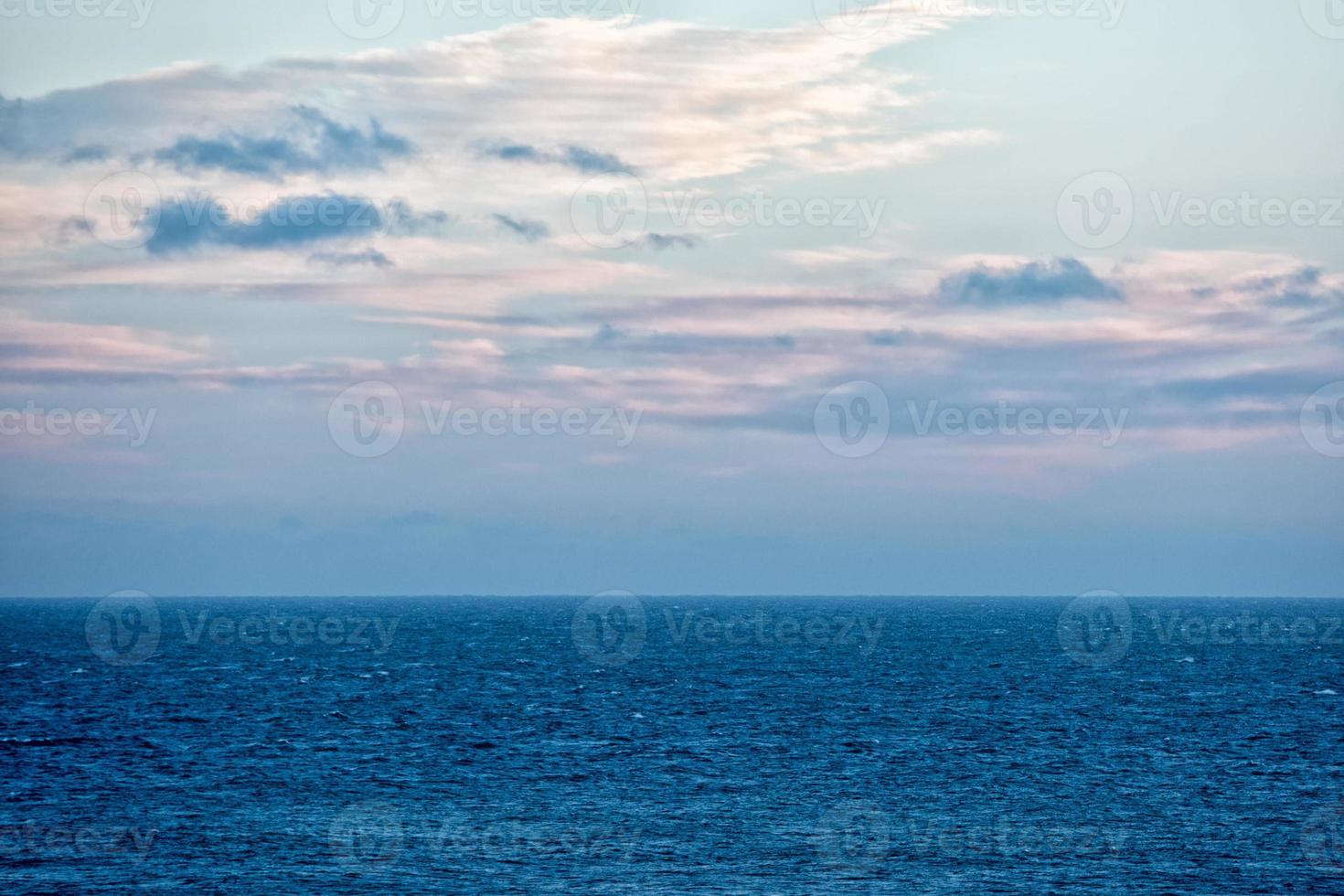 roze zonsopkomst achtergrond in Patagonië foto