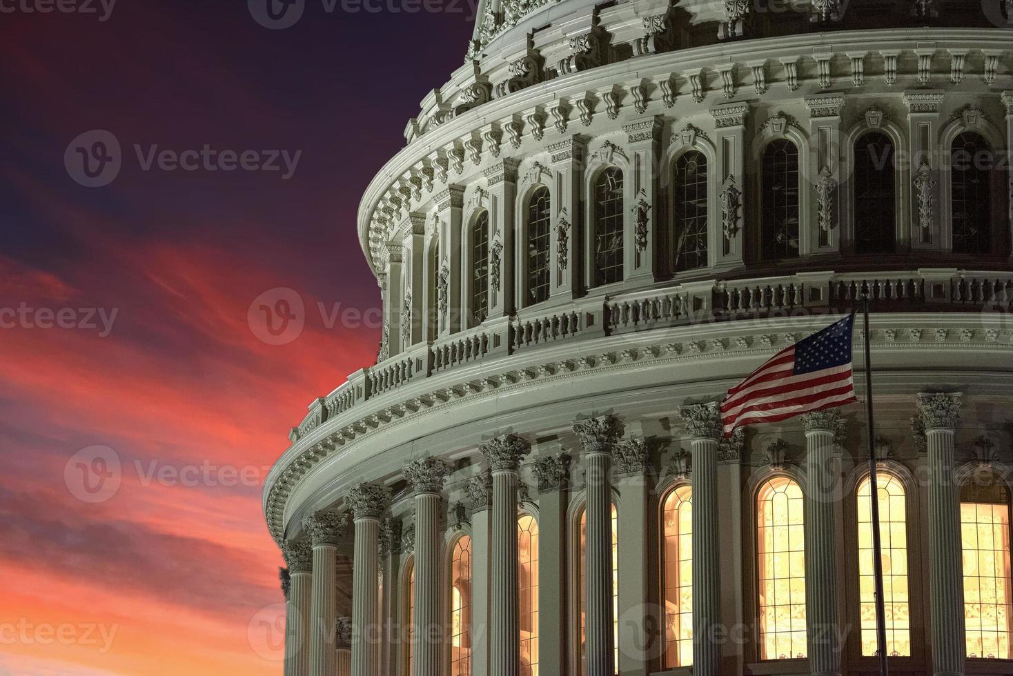 verlichte dc Capitol Bij nacht in Washington Verenigde Staten van Amerika foto