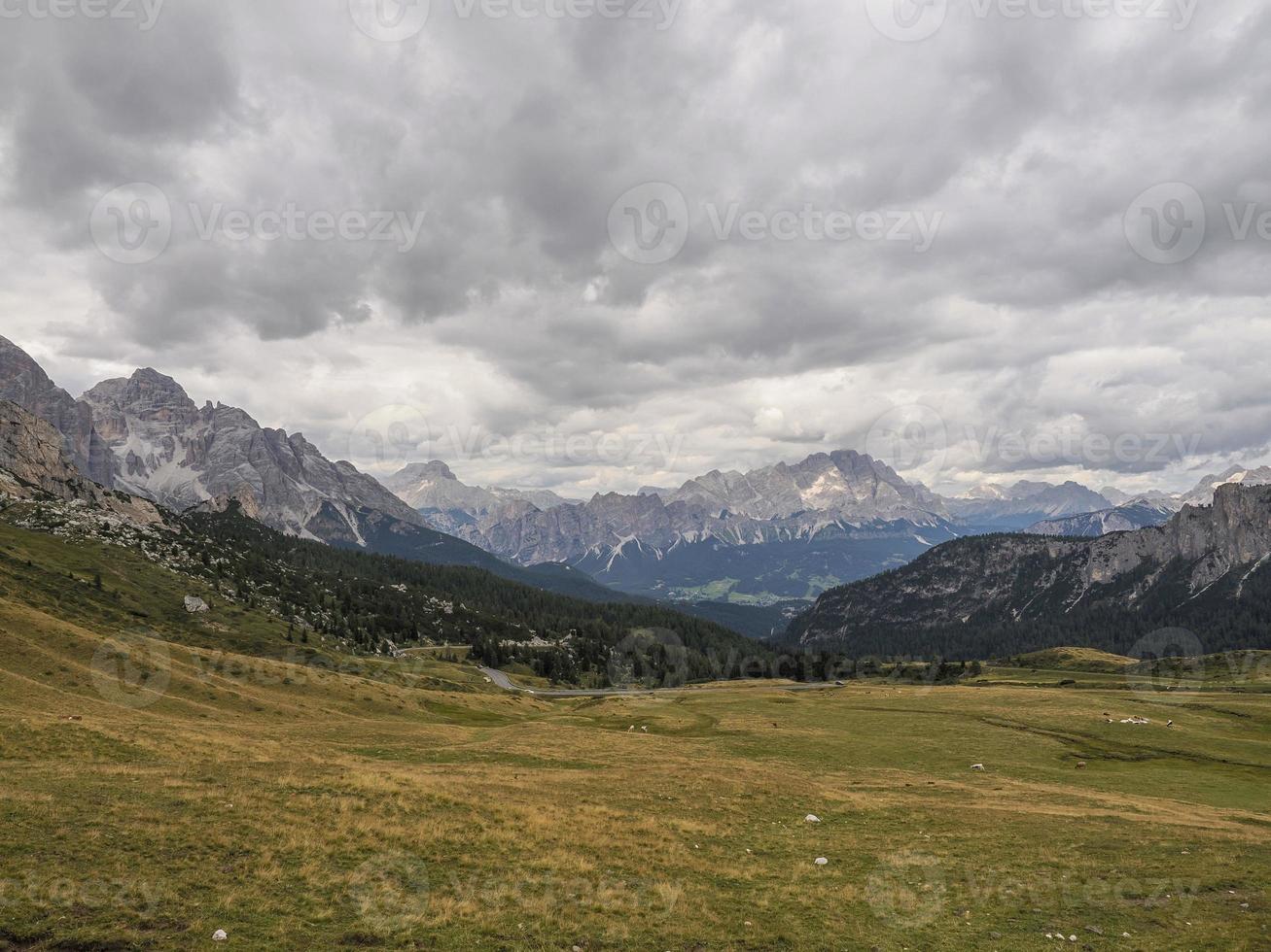 croda berg bovenstaand cortina di ampezzo in dolomieten foto