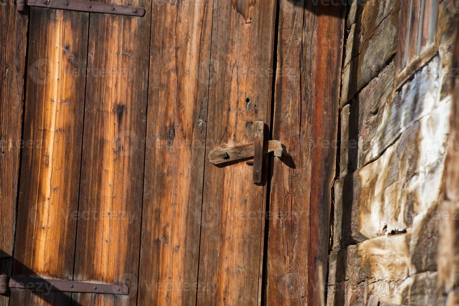 oud hout cabine huis deur foto