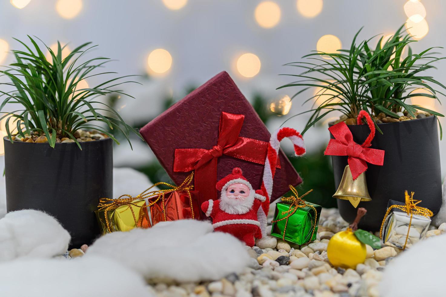 Kerst achtergrond met miniatuur geschenkdozen foto