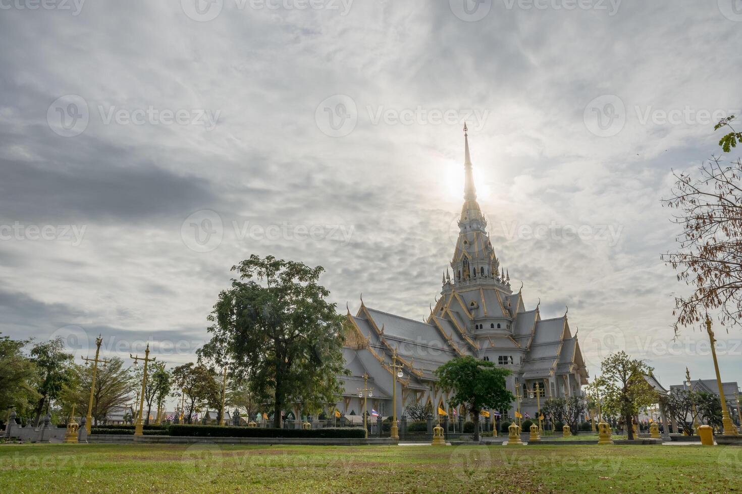 wat sothon wararam worawihan in chachoengsao, thailand foto