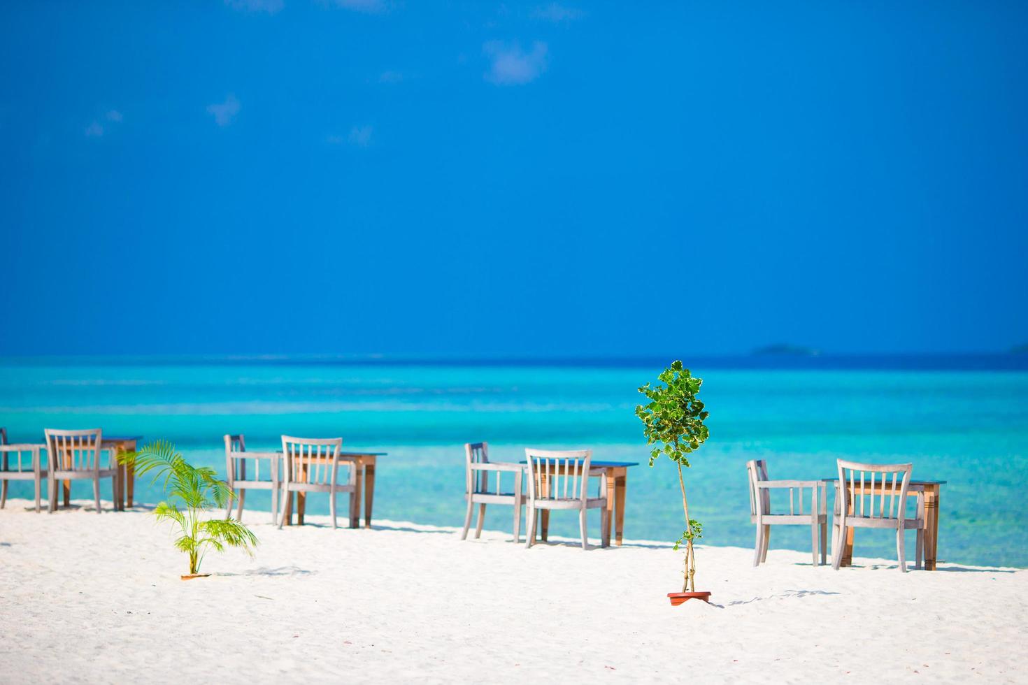 Maldiven, Zuid-Azië, 2020 - leeg terras aan zee foto