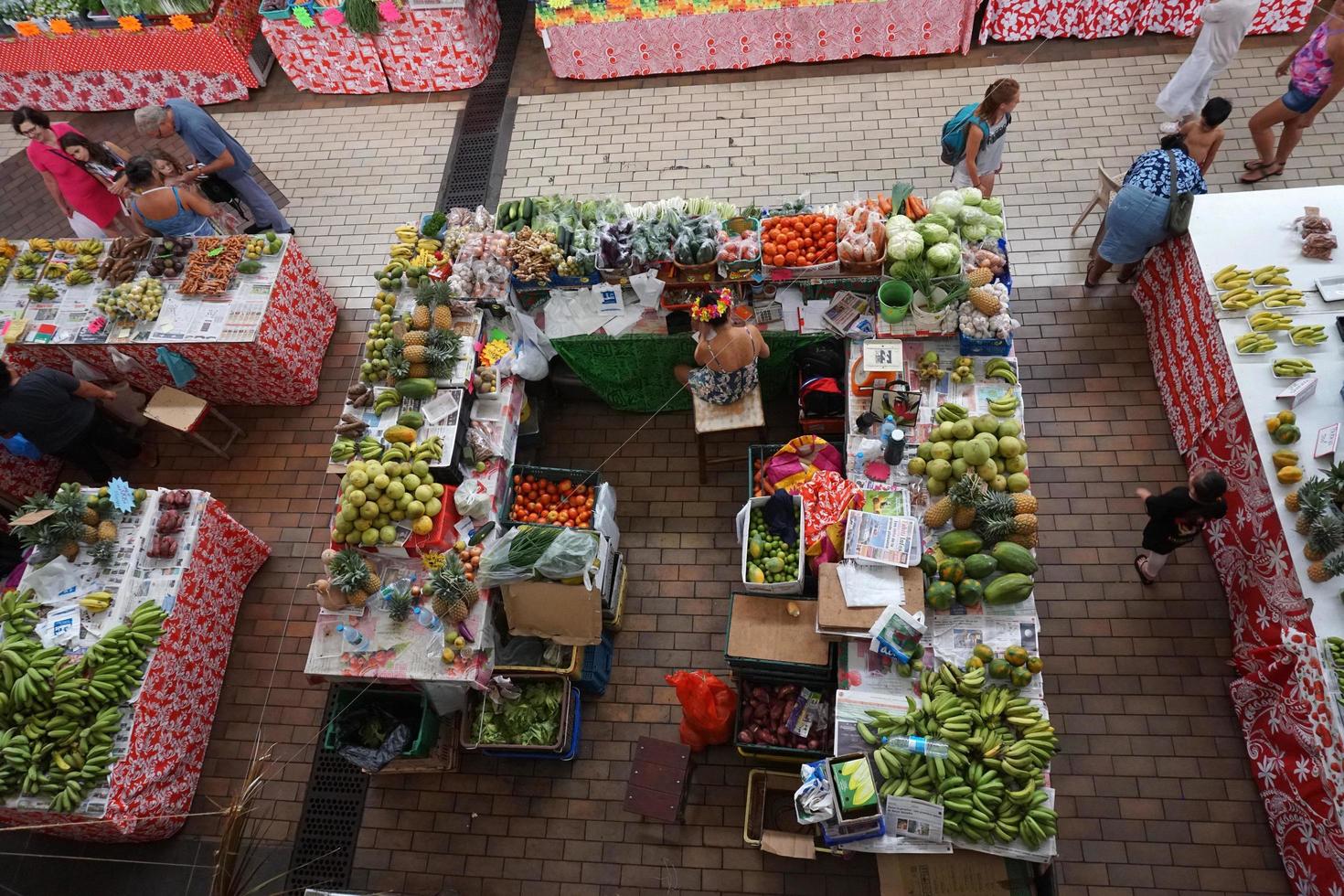 Tahiti, Frans Polynesië - augustus 4 2018 - papetee traditioneel markt foto