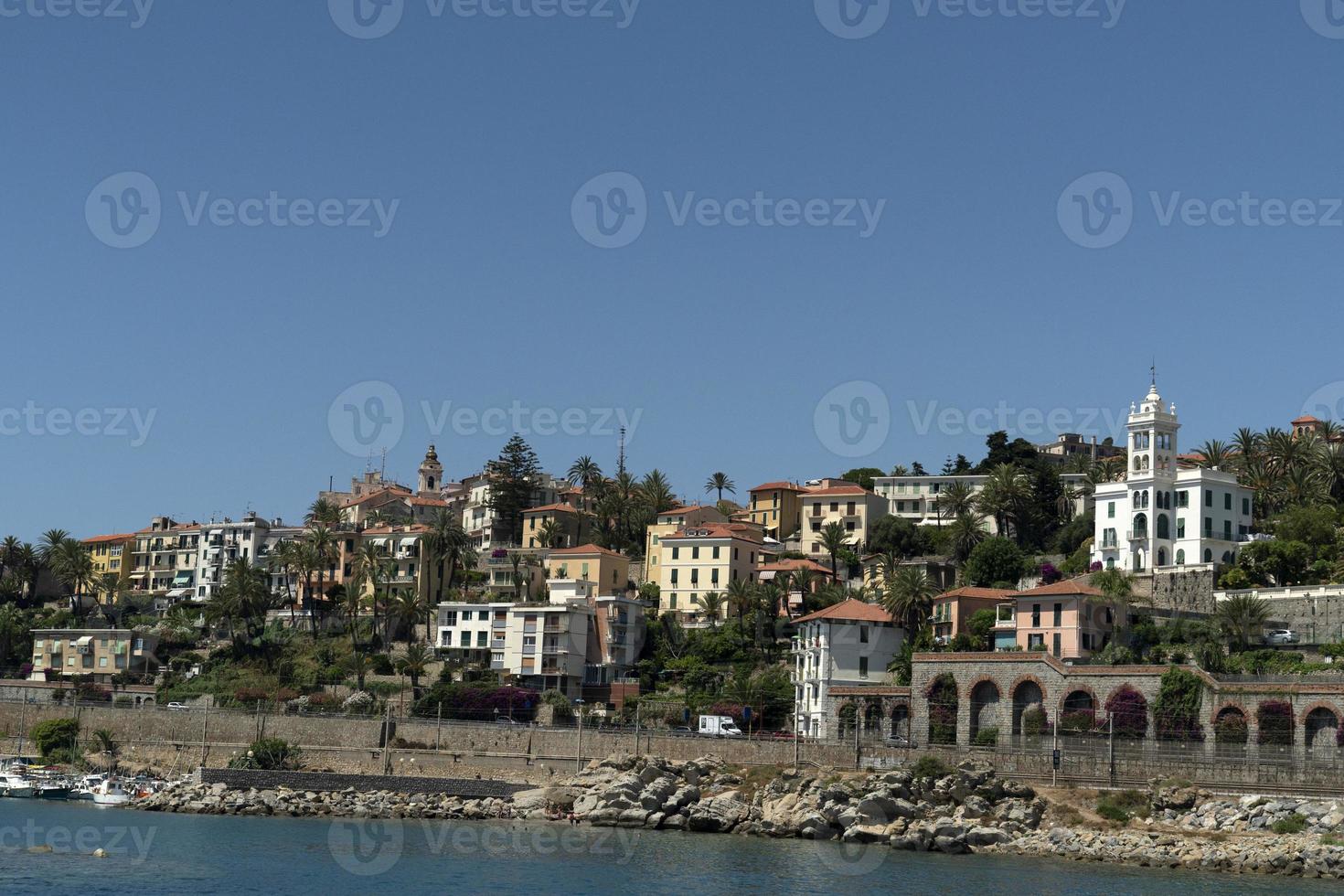 bordighera dorp visie van de zee foto