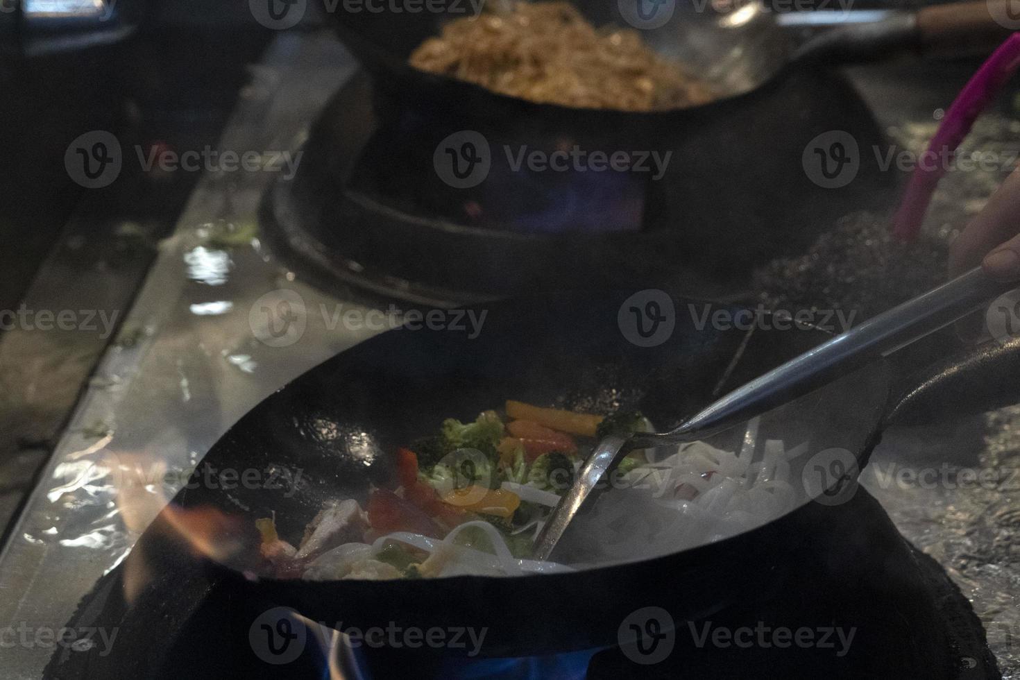 wok rijst- spaghetti Koken foto