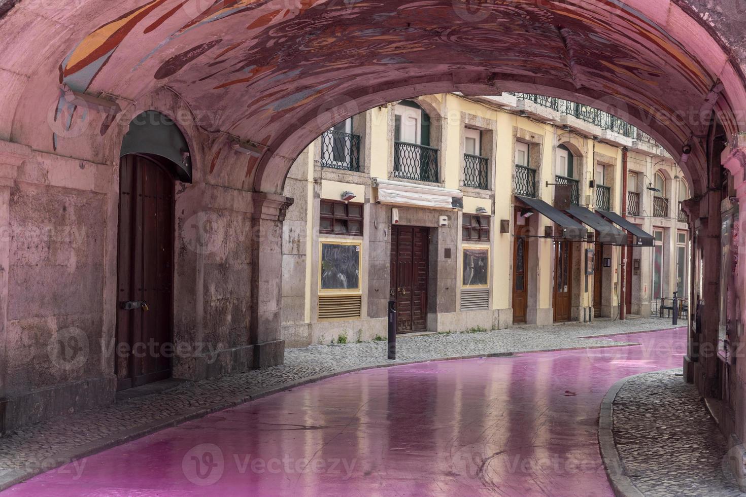 Lissabon roze straat visie rood licht foto