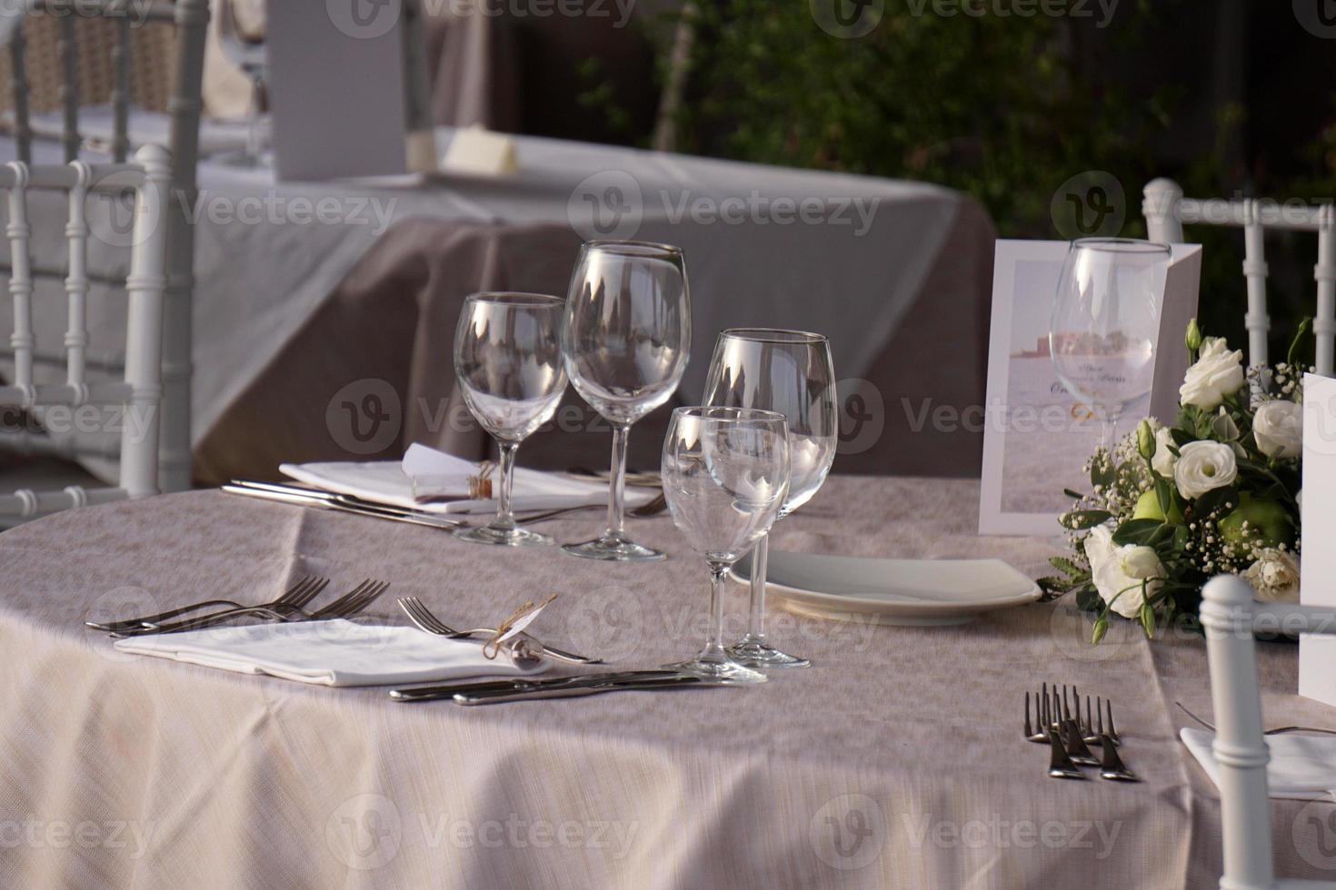 bruiloft tafel decoratie dichtbij omhoog in Sicilië Italië foto