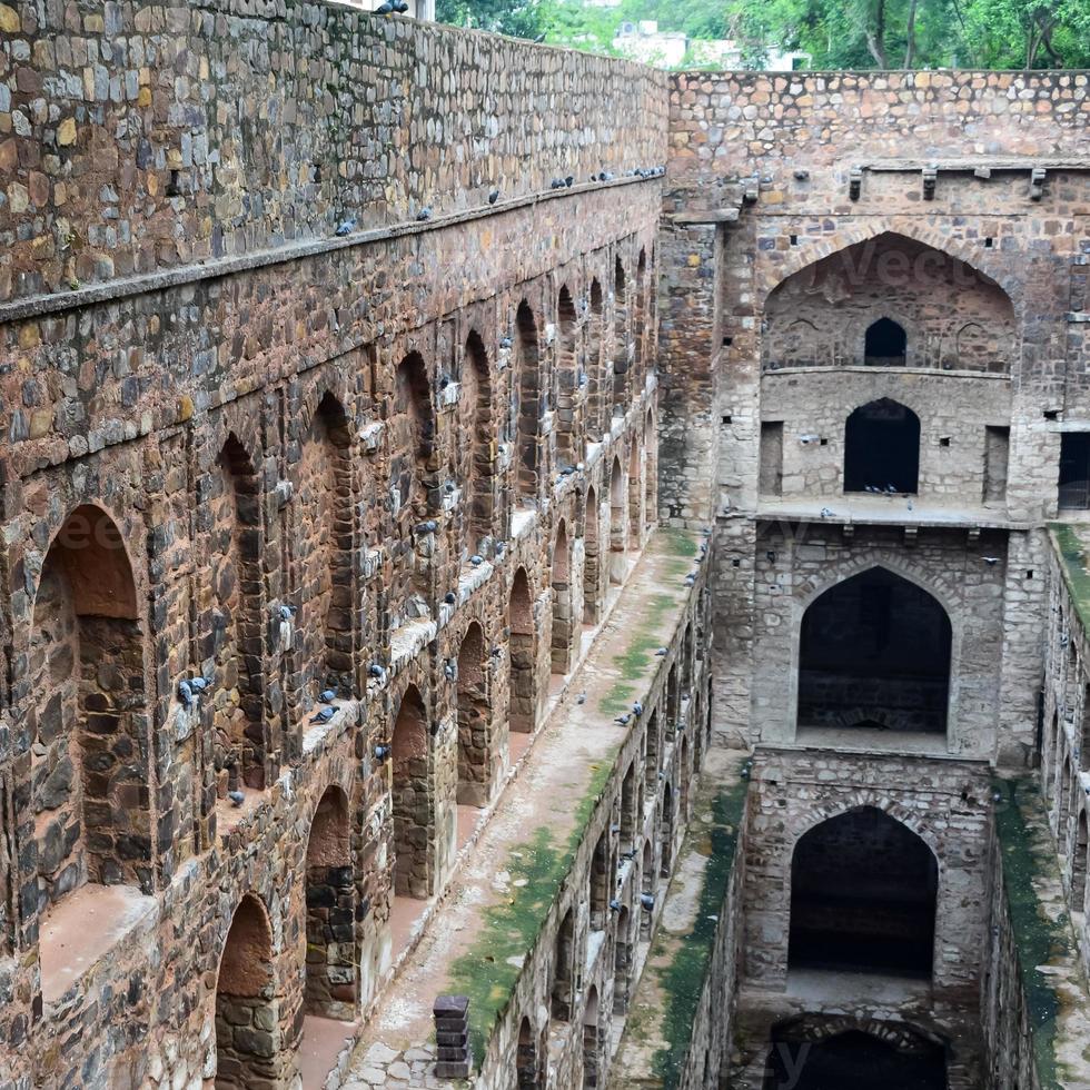 agrasen ki bali stap goed gelegen in de midden- van betrapt geplaatst nieuw Delhi Indië, oud oude archeologie bouw foto