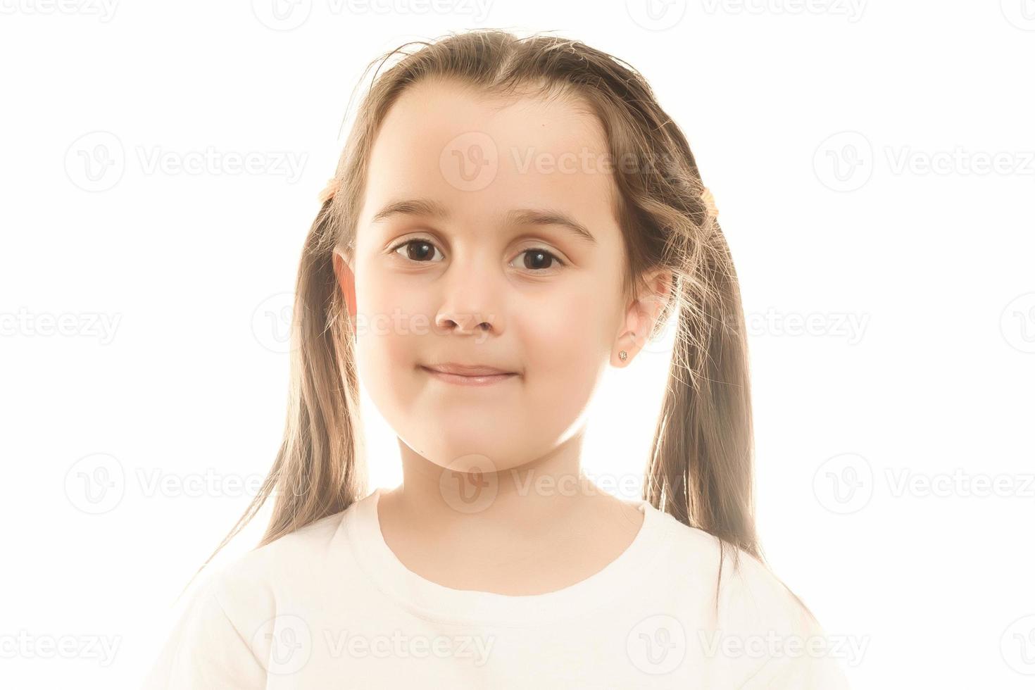 portret van een gelukkig glimlachen kind meisje foto