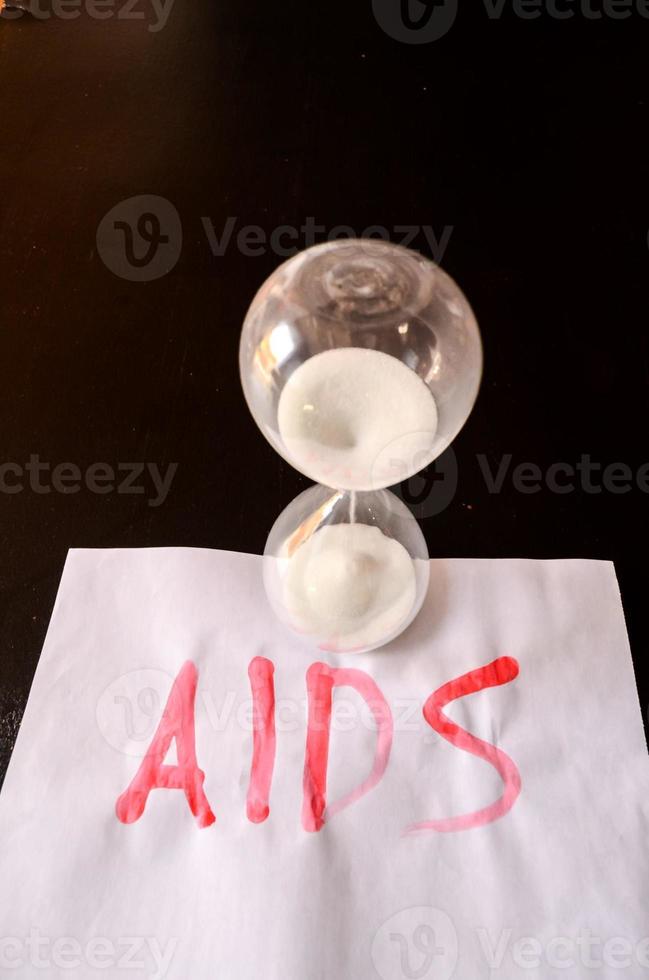 AIDS geschreven Aan papier foto