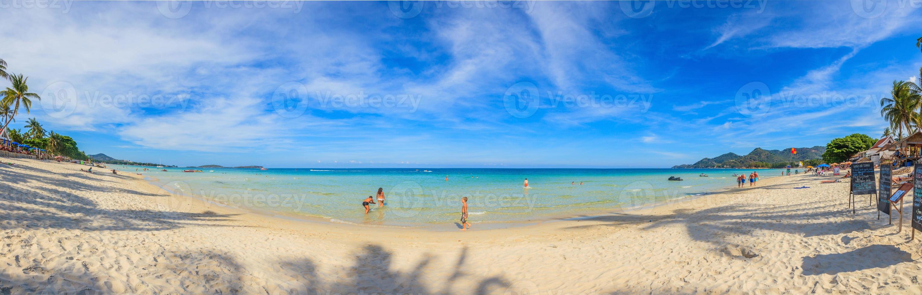 panorama afbeelding van kamala strand Aan phuket foto