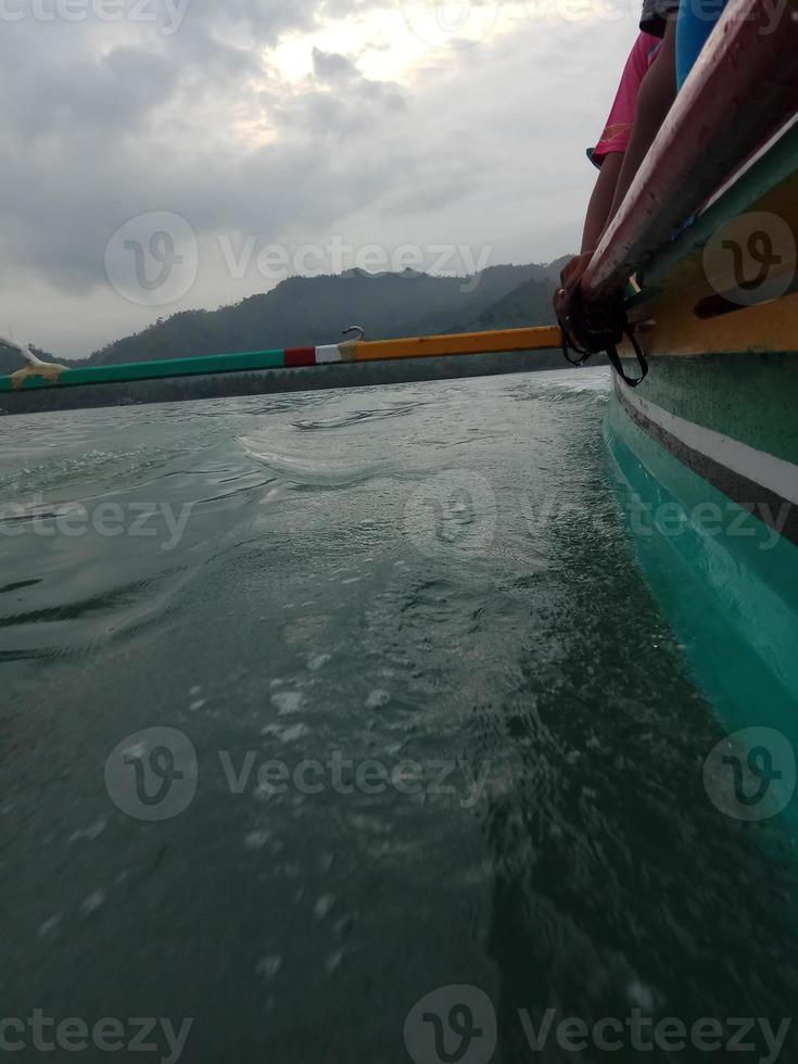 de boot Aan de zee foto