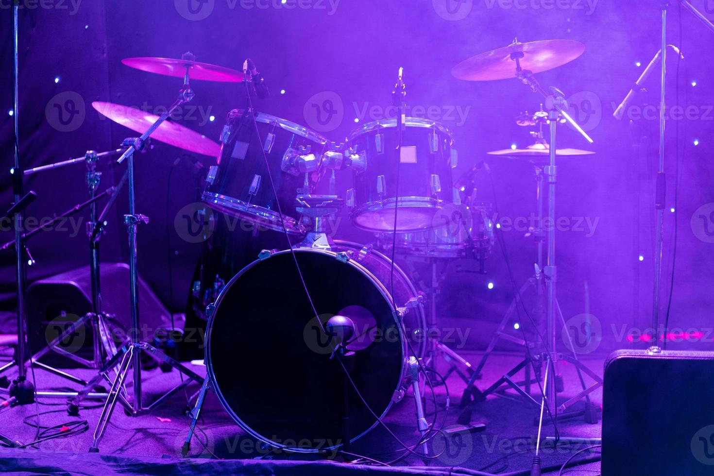 drums Aan stadium gedurende een concert foto