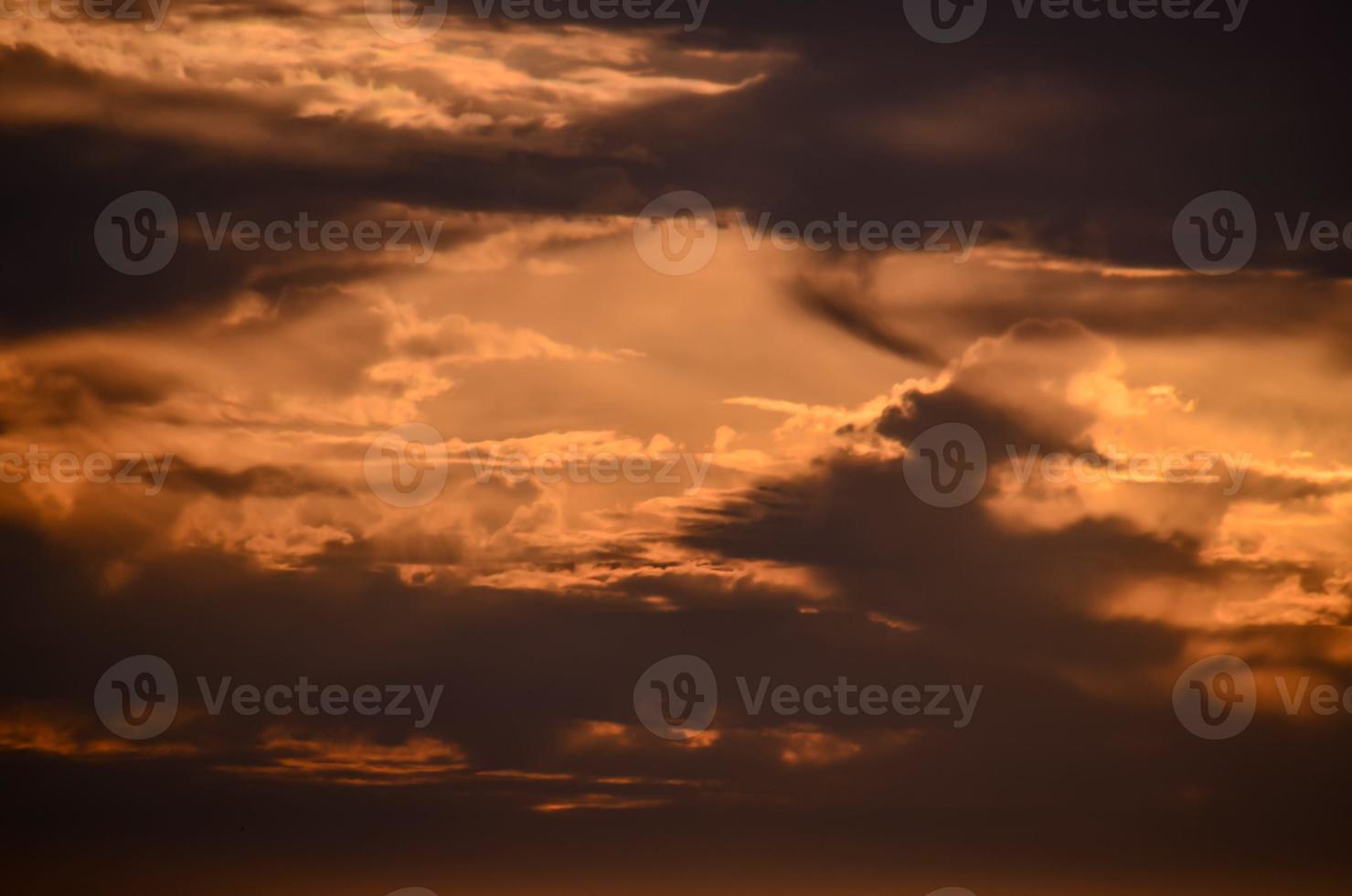 lucht over- de zonsondergang foto