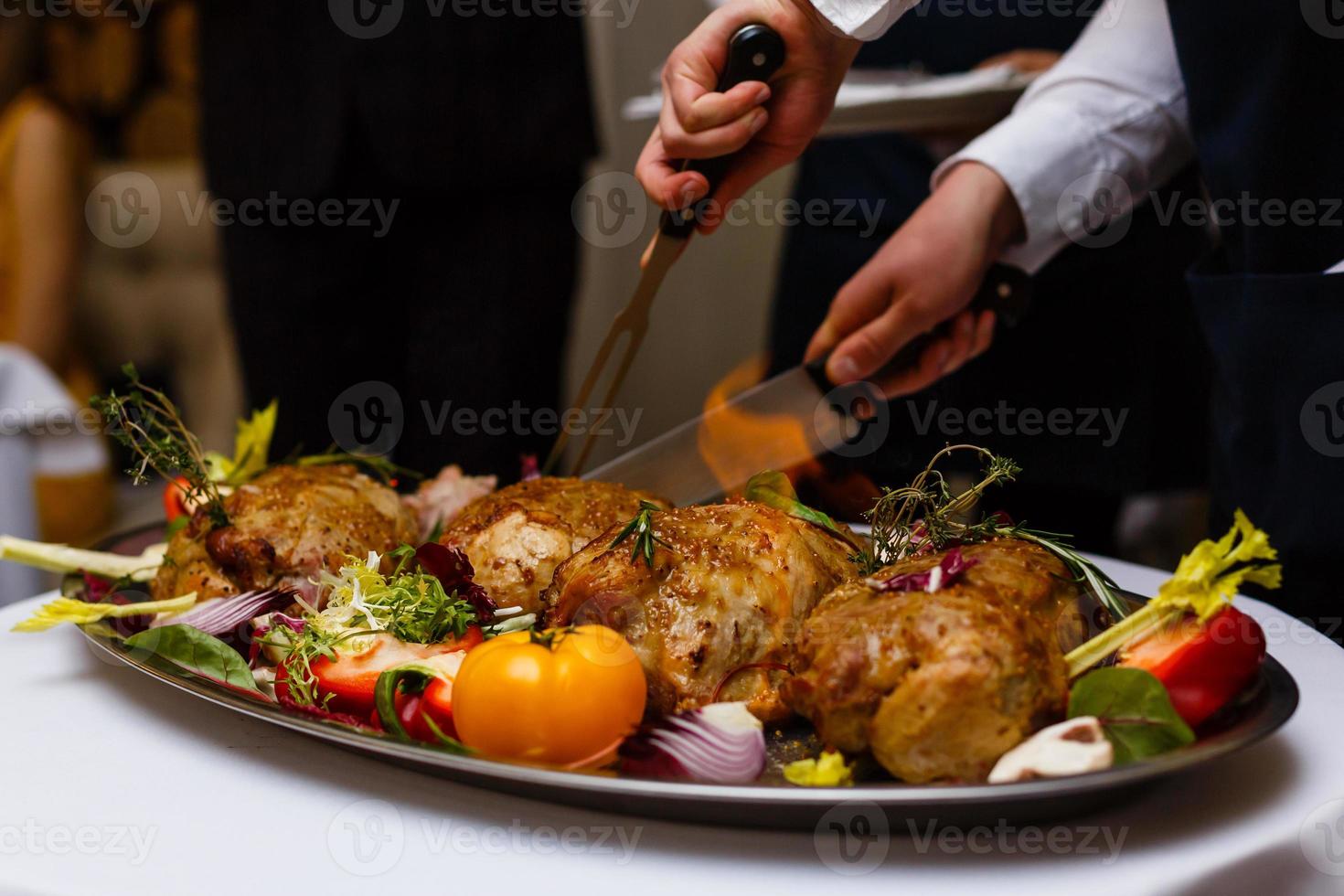 brandend jamón. chef Koken varkensvlees ham. varken Koken foto