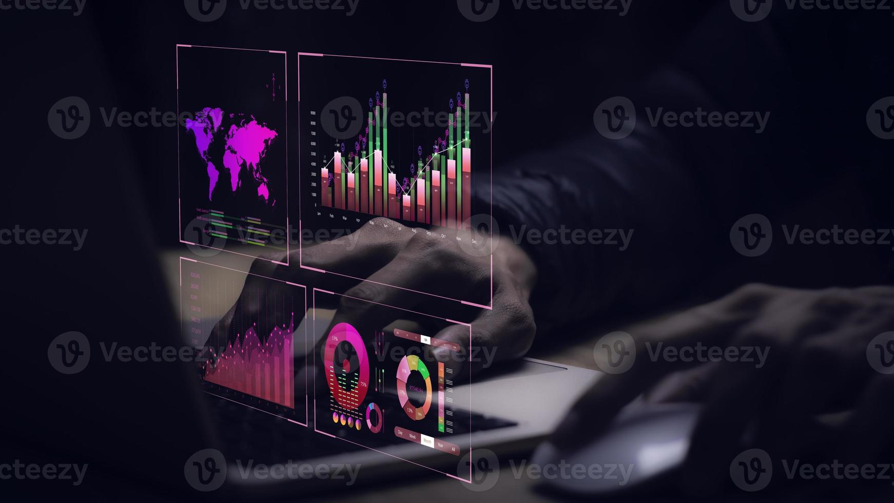 zakenman werken met bedrijf analytics en gegevens beheer systeem Aan computer, online document beheer en statistieken verbonden naar databank. zakelijke strategie voor financiën, activiteiten, verkoop. foto