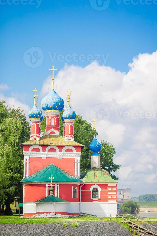 zomer landschap met keer bekeken van de Soezdal kremlin. foto