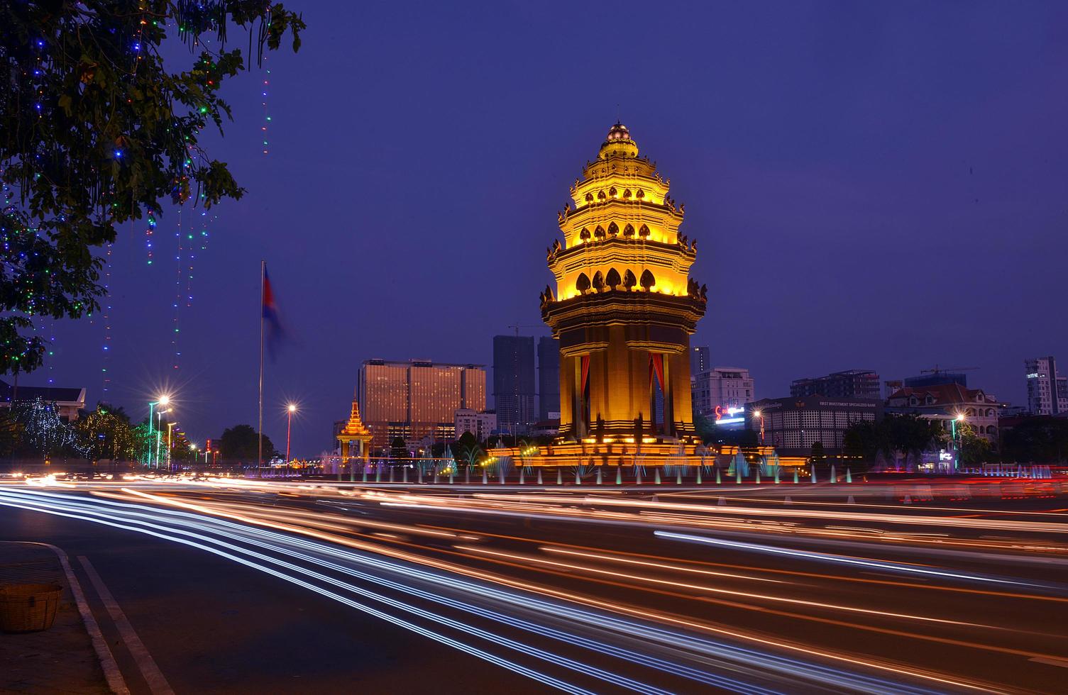 foto van de stad tijdens de avond