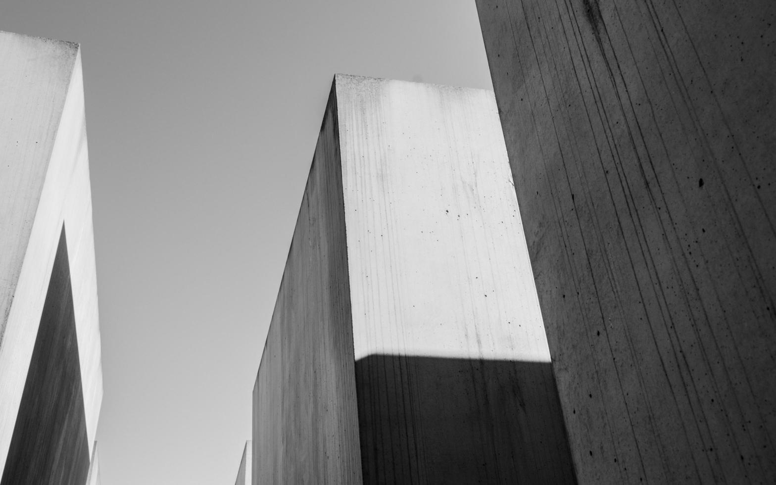 zwart-wit foto van beton