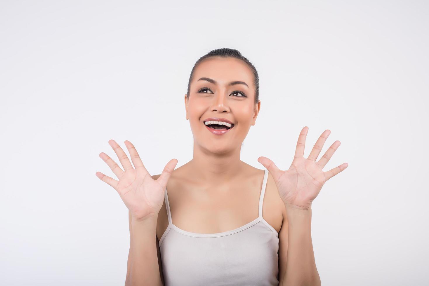 portret van een vrouw die lacht foto