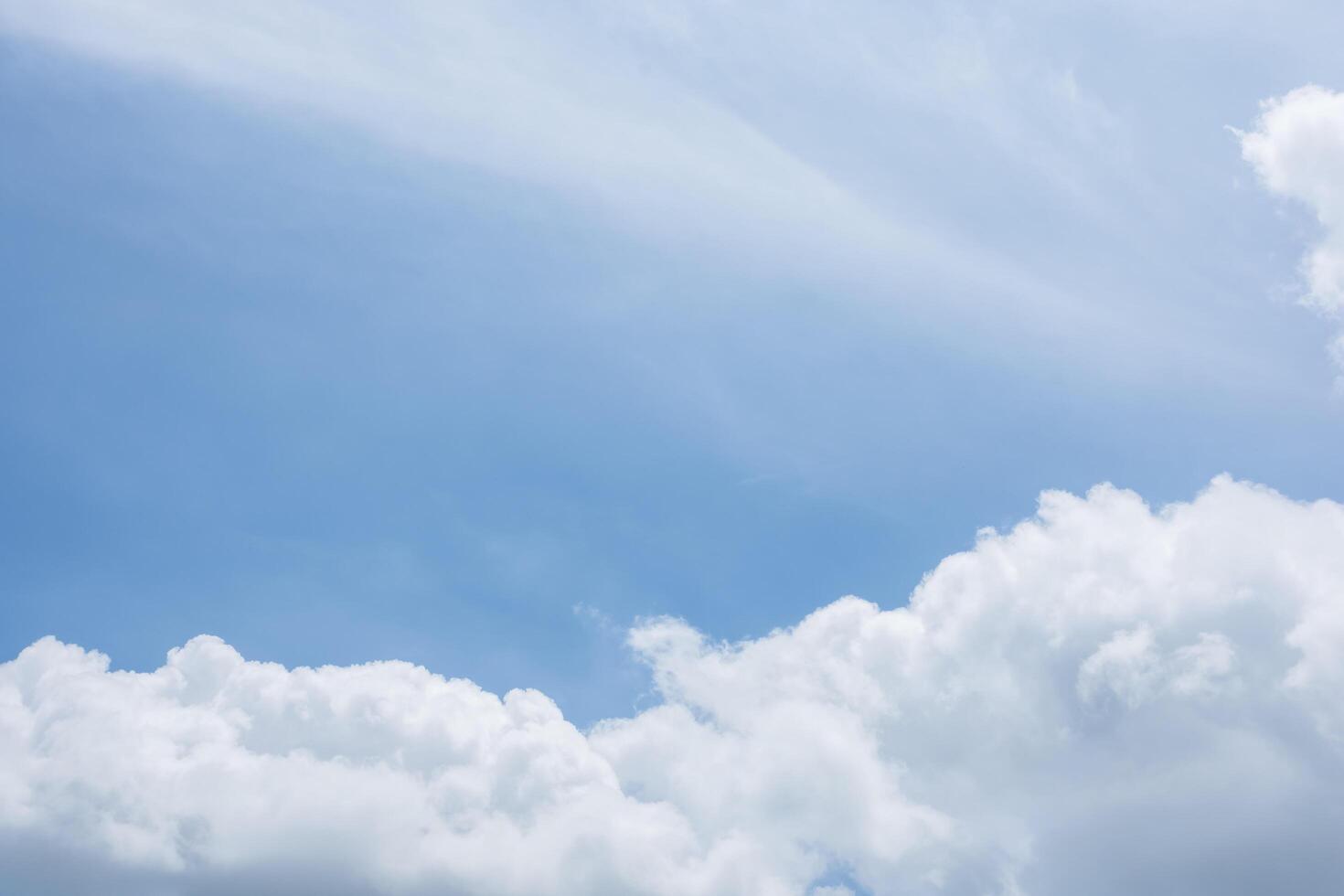 de lucht en de wolken foto