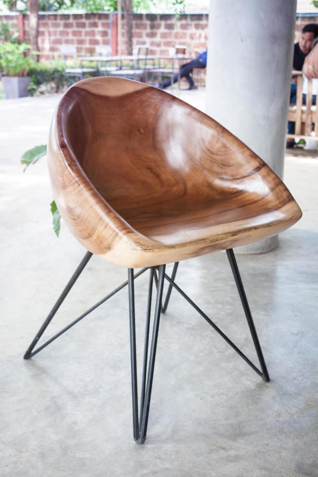 moderne houten stoel foto