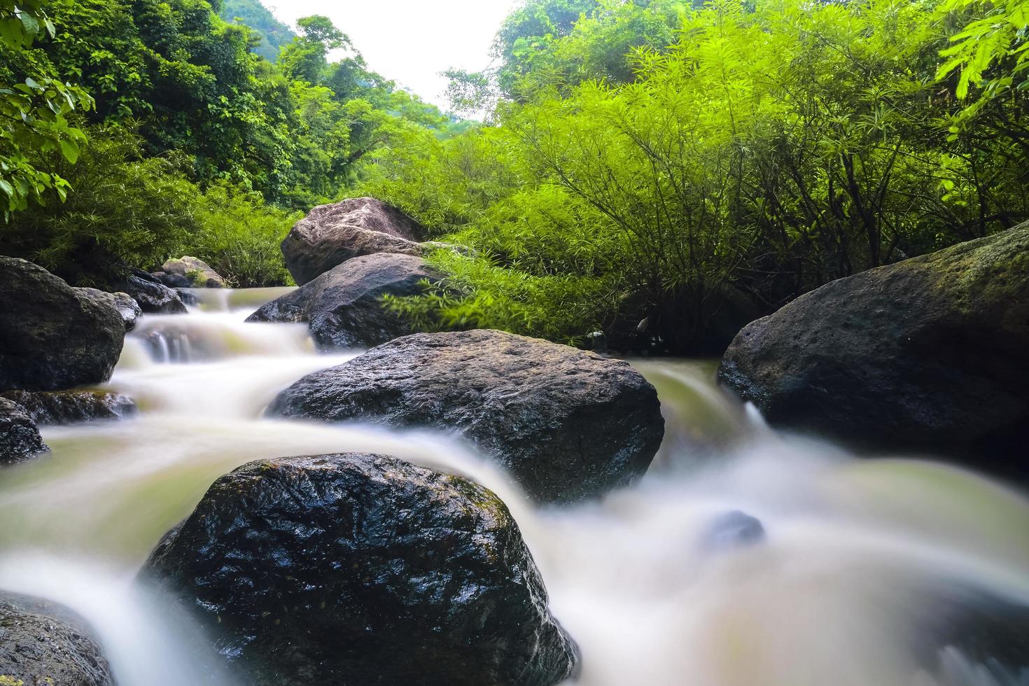 nang rong waterval in thailand foto