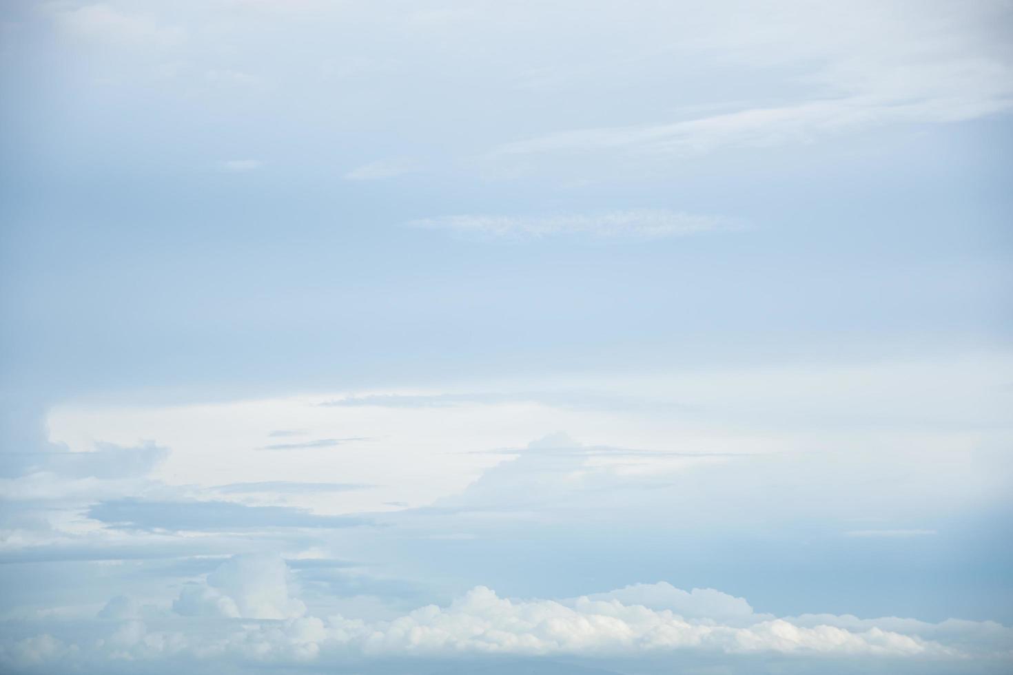 de lucht en de wolken foto