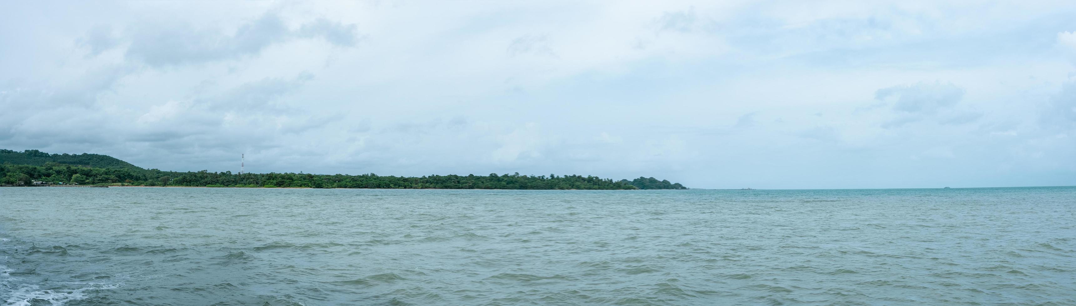 de zee bij Koh Chang, Thailand foto