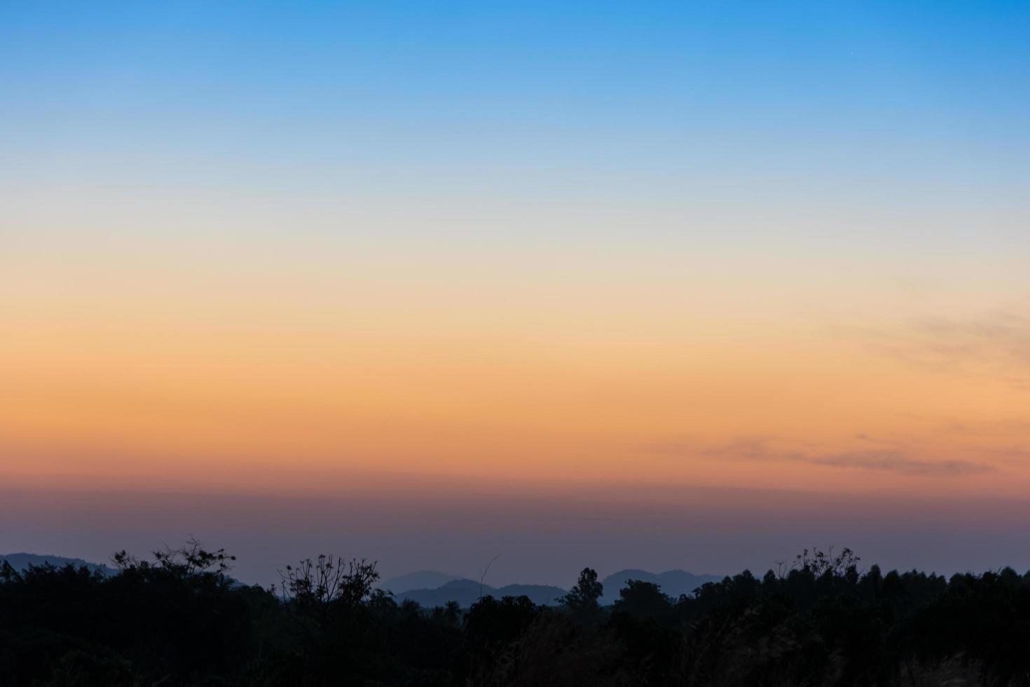 landschap bij zonsopgang foto