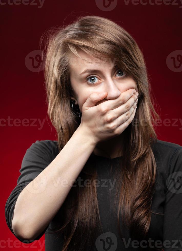 portret van een jong emotioneel vrouw foto