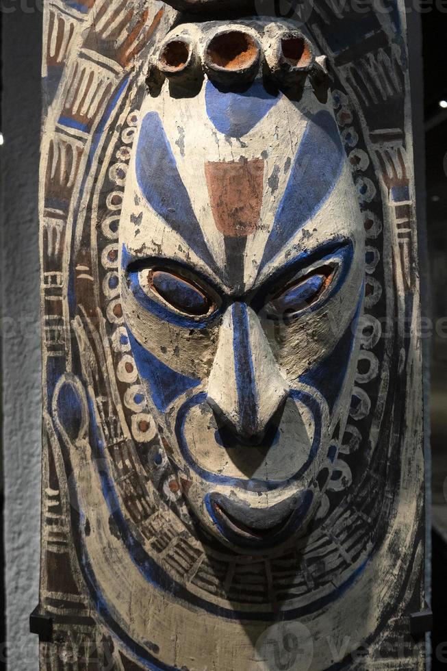 Papoea hout masker standbeeld foto