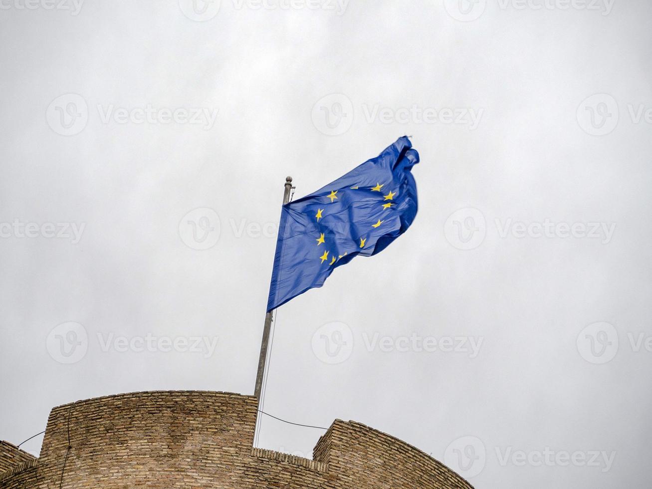 EU vlag golvend Aan castel sant angelo Rome foto