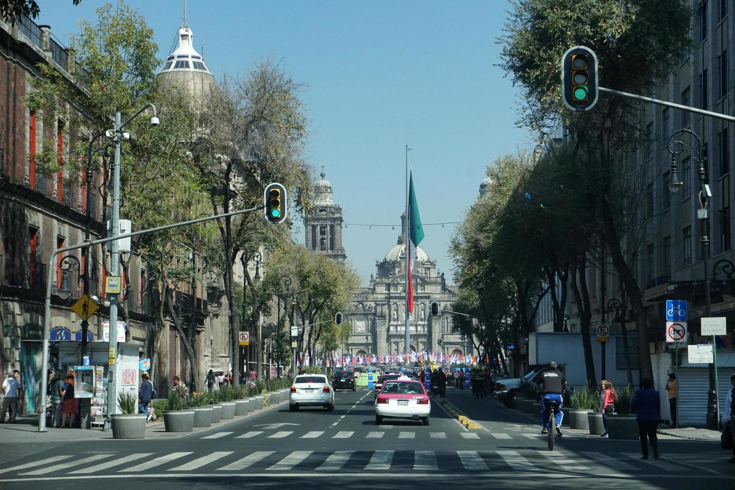 Mexico stad, Mexico - november 5 2017 - Mexicaans metropolis hoofdstad overbelast verkeer foto