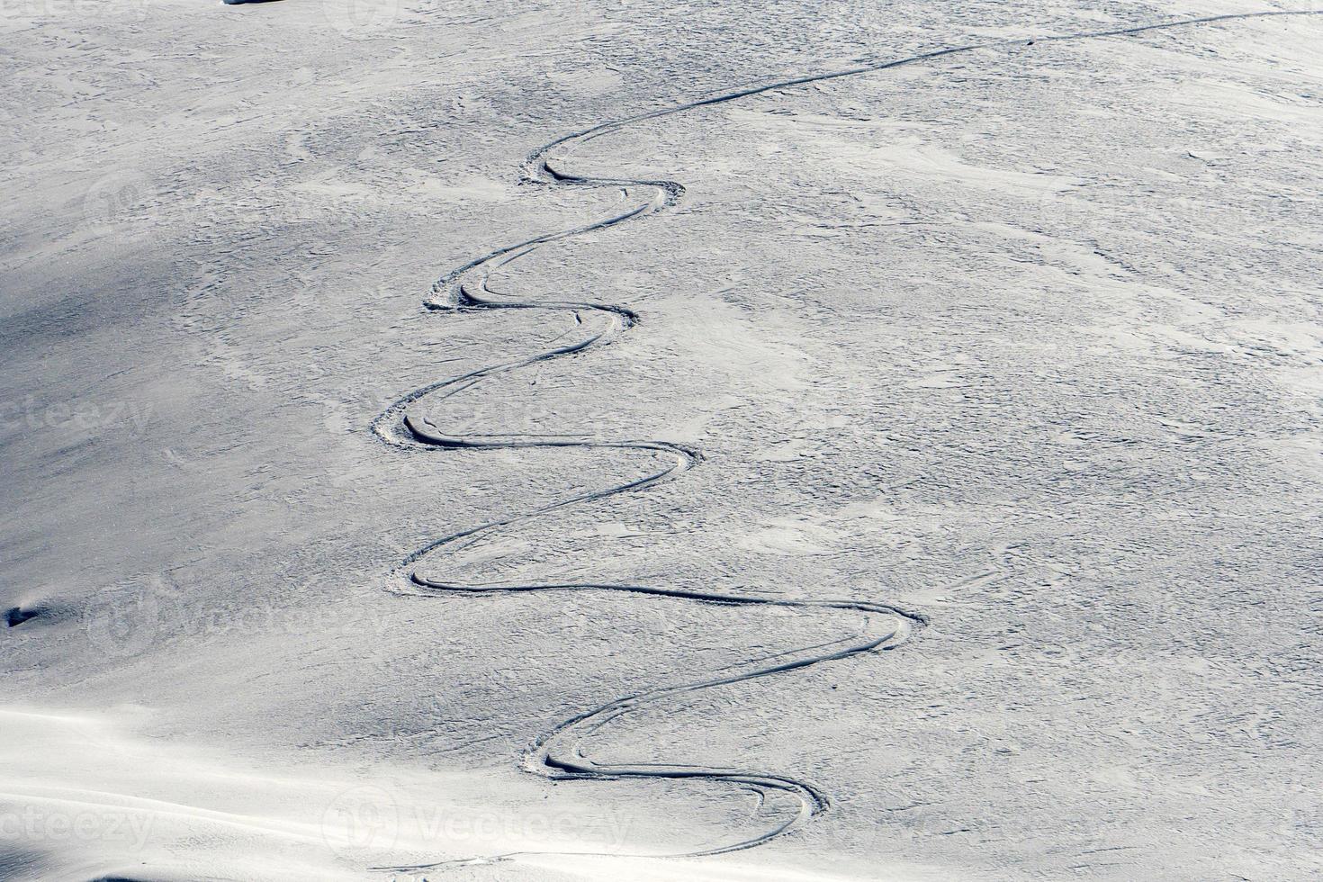 backcountry skiën trails sneeuw detail foto