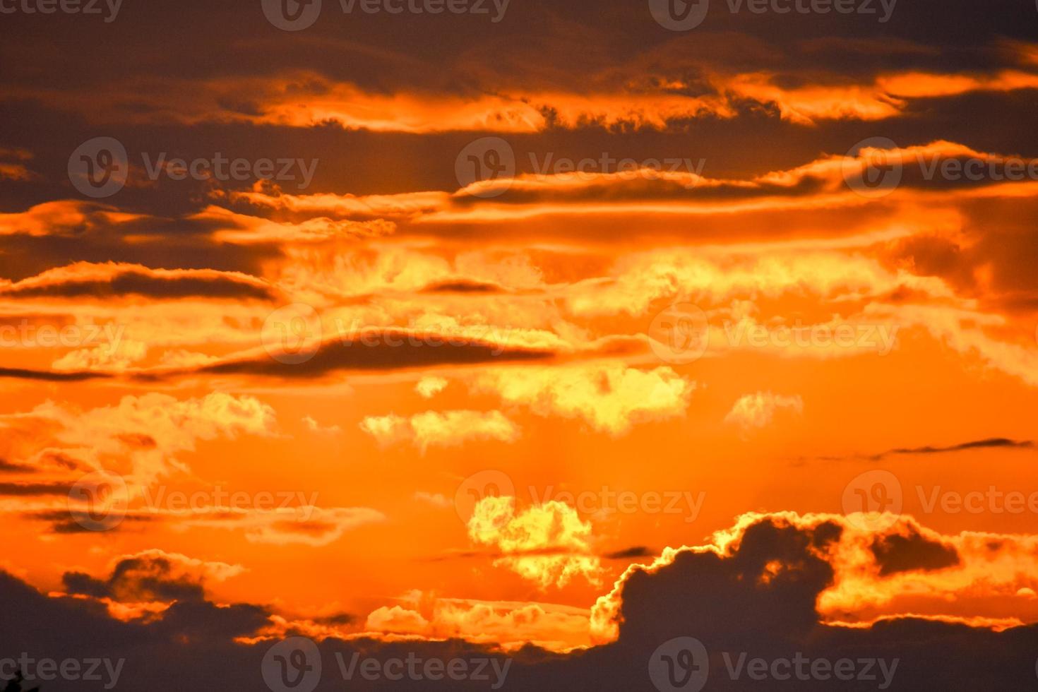 visie van een bewolkt lucht foto