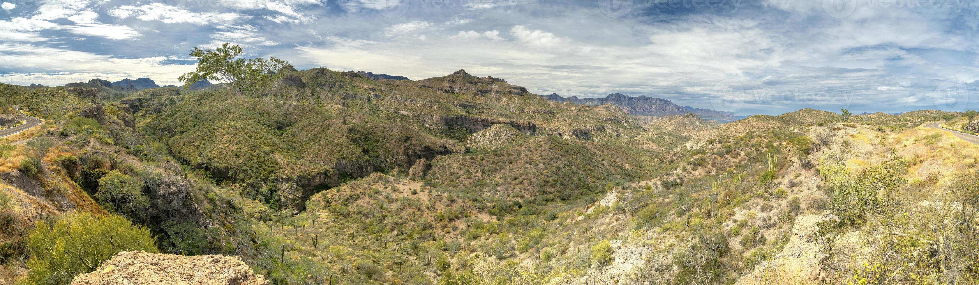 baja Californië sur weg naar Loreto Sierra bergen landschap Mexico foto