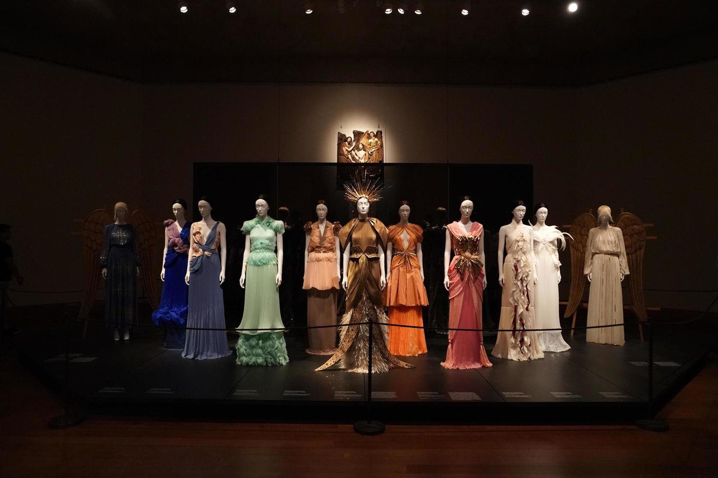 nieuw york, Verenigde Staten van Amerika - mei 27 2018 - hemels lichamen mode en de Katholiek verbeelding Bij leerde kennen museum foto