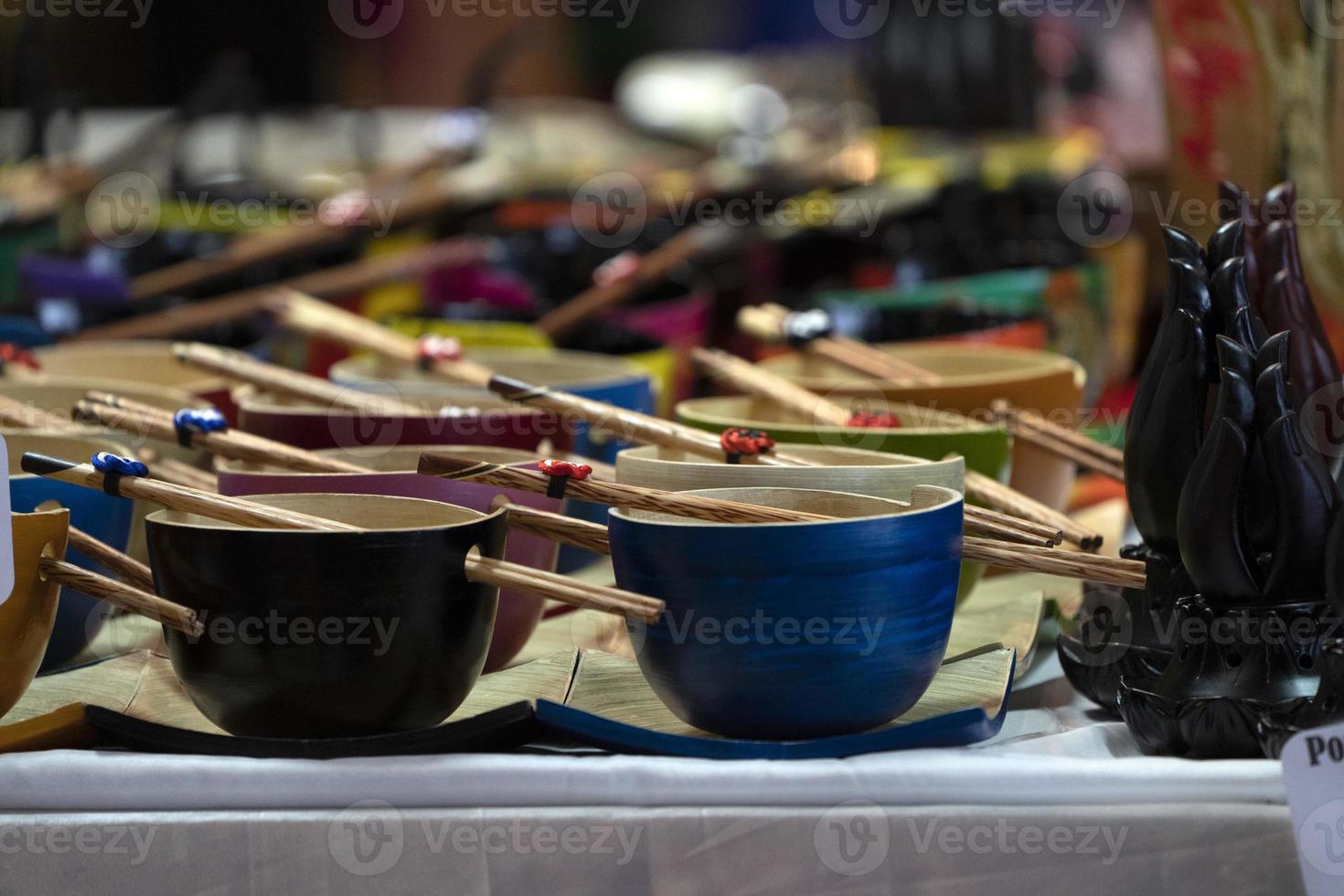 bamboe kom met decoratie Bij de markt foto