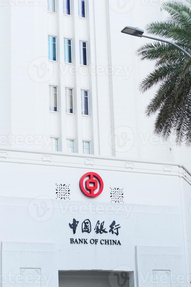 Singapore 1 juni 2022. bank van China logo Aan financieel gebouw foto