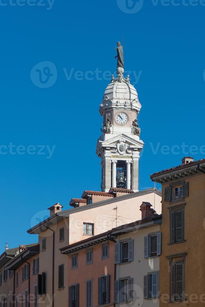 klok toren van s. Alexander in Bergamo lombadrië Italië foto