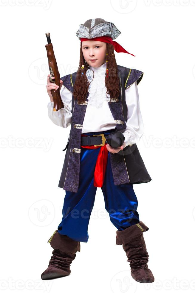 mooi hoor jongen poseren in piraat kostuum foto