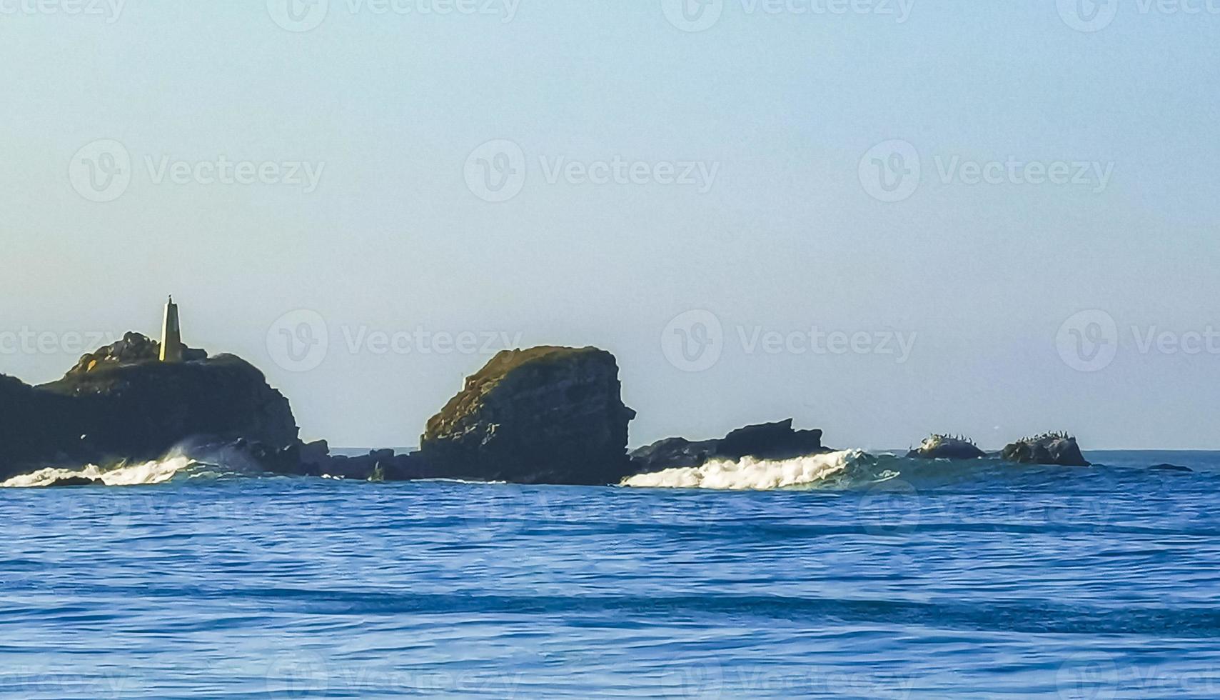 extreem reusachtig groot surfer golven strand la punta zicatela Mexico. foto