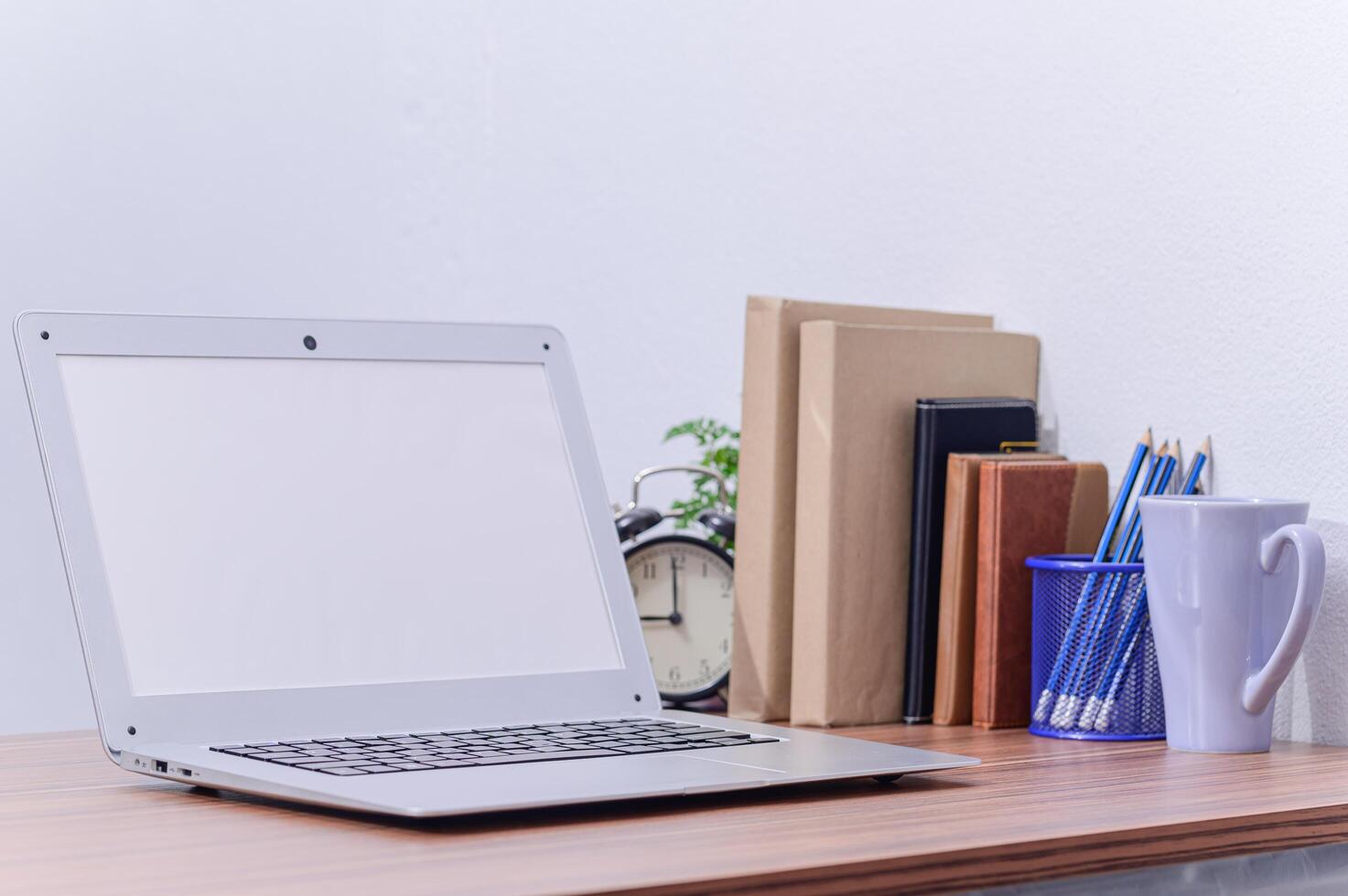 notebookcomputer op het bureau foto